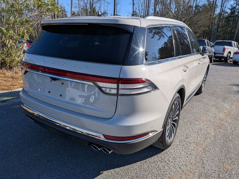 Certified 2022 Lincoln Aviator Reserve w/ Equipment Group 201A image 5