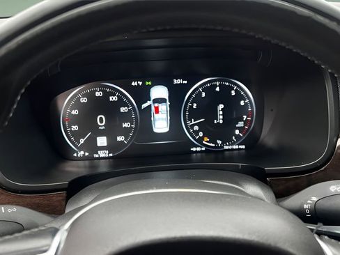 Used 2017 Volvo S90 T5 Momentum w/ Vision Package image 15