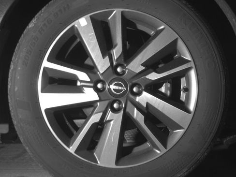 Used 2025 Nissan Versa SV FWD image 16