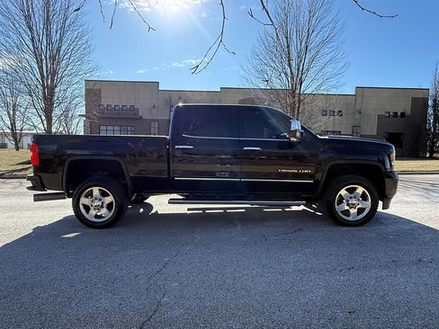 Used 2015 GMC Sierra 2500 Denali image 5