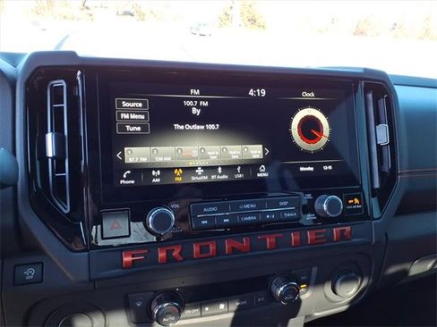 Certified 2025 Nissan Frontier Pro-X image 12