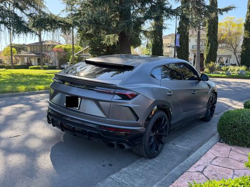 Used 2022 Lamborghini Urus AWD/4WD image 4