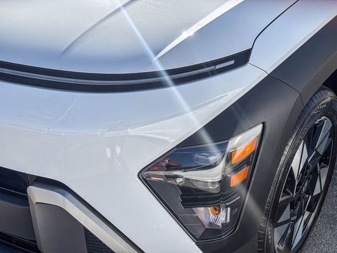 Used 2025 Hyundai Kona SEL FWD image 9