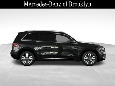 Used 2025 Mercedes-Benz GLB 250 4MATIC image 16