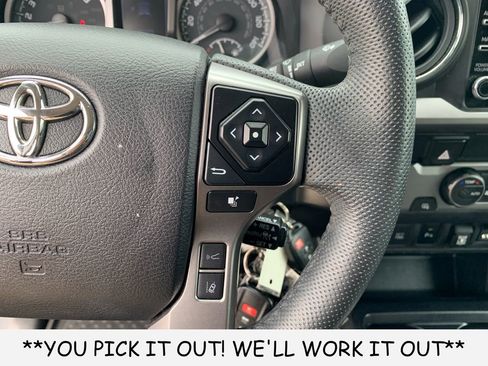 Used 2022 Toyota Tacoma SR5 RWD image 17