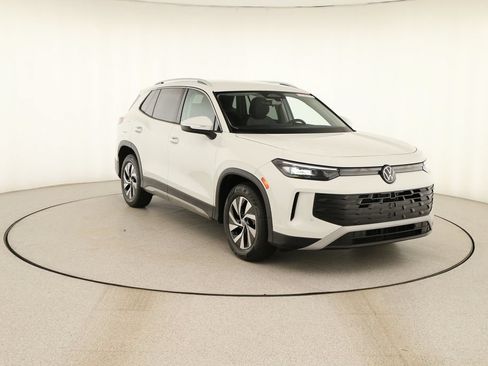 Used 2025 Volkswagen Tiguan S FWD image 10