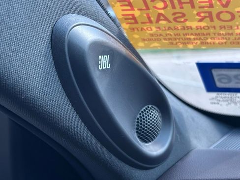 Used 2021 Toyota Highlander Platinum image 17