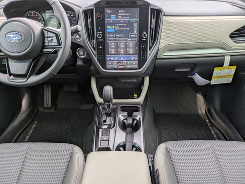 Used 2025 Subaru Forester Premium w/ Convenience Package #1 image 17