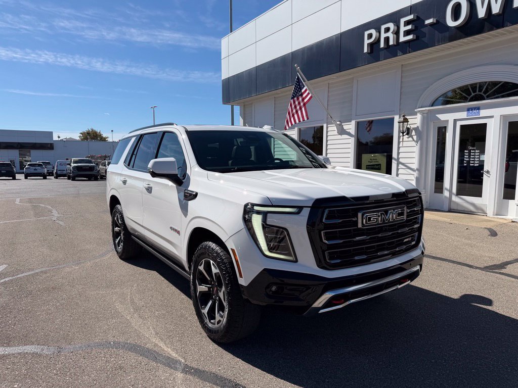Used 2025 GMC Yukon AT4 w/ AT4 Premium Package AWD/4WD image 3
