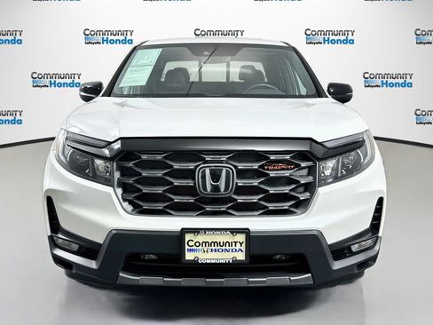 Used 2025 Honda Ridgeline TrailSport image 2
