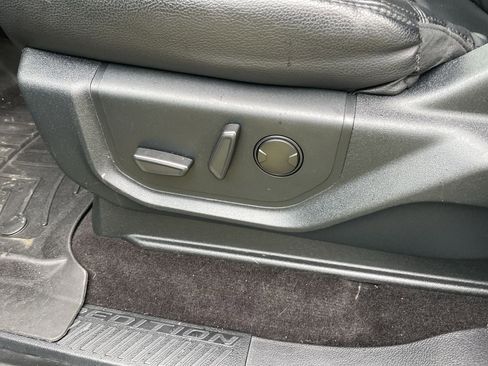 Used 2021 Ford Expedition Max XLT image 28