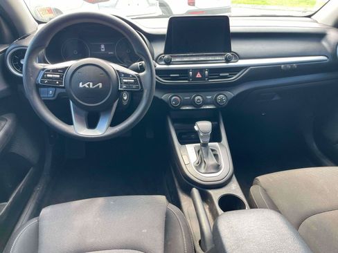 Used 2023 Kia Forte LXS w/ LXS Technology Package FWD image 14