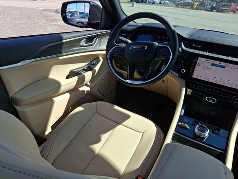 New 2026 Jeep Grand Cherokee Limited AWD/4WD image 10