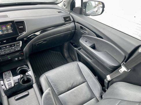 Used 2019 Honda Pilot Touring image 18