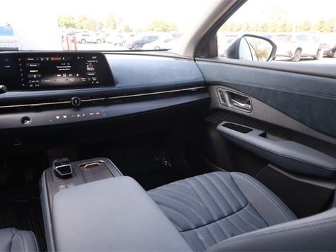 Certified 2025 Nissan Ariya Platinum image 25