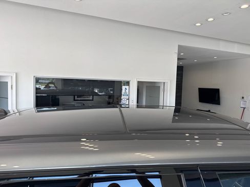 Used 2017 Land Rover Range Rover Sport HSE AWD/4WD image 19