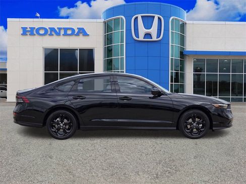 New 2025 Honda Accord SE image 2