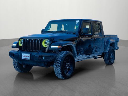 Used 2022 Jeep Gladiator Sport image 3