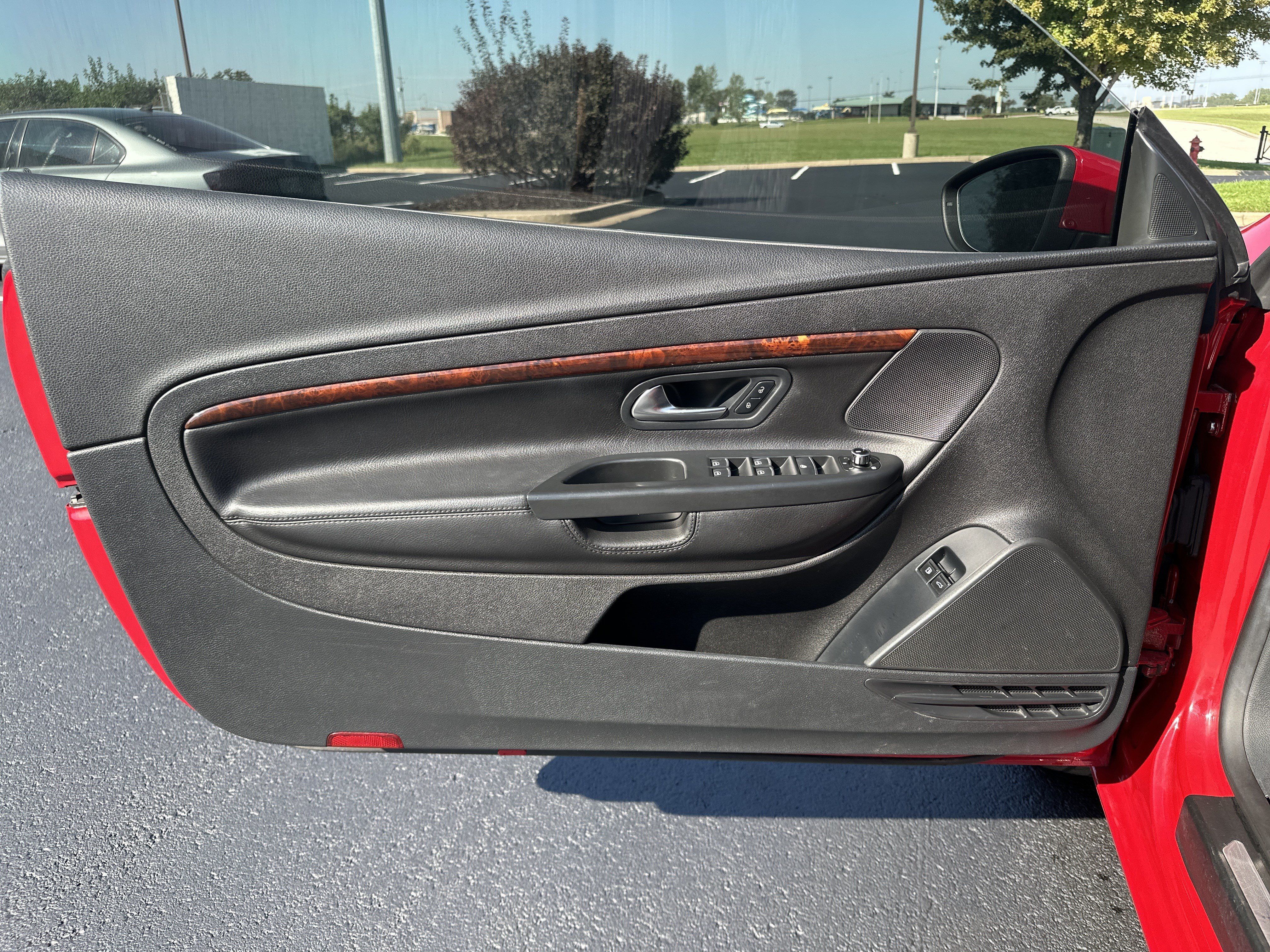 Used 2012 Volkswagen Eos Lux FWD image 14