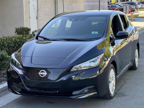 Used 2023 Nissan Leaf S image 12