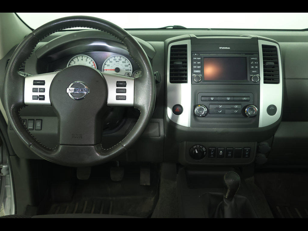 Used 2015 Nissan Xterra PRO-4X AWD/4WD image 3