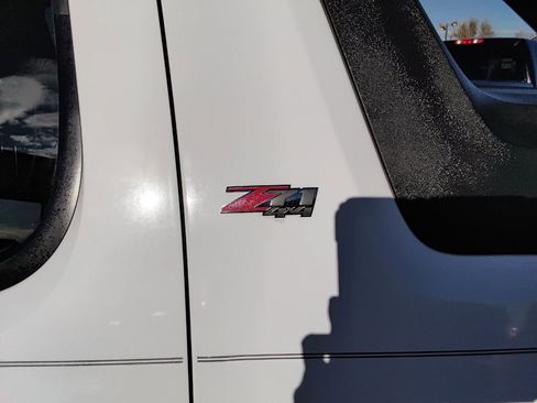 Used 2010 Chevrolet Avalanche LT w/ Luxury Package image 8