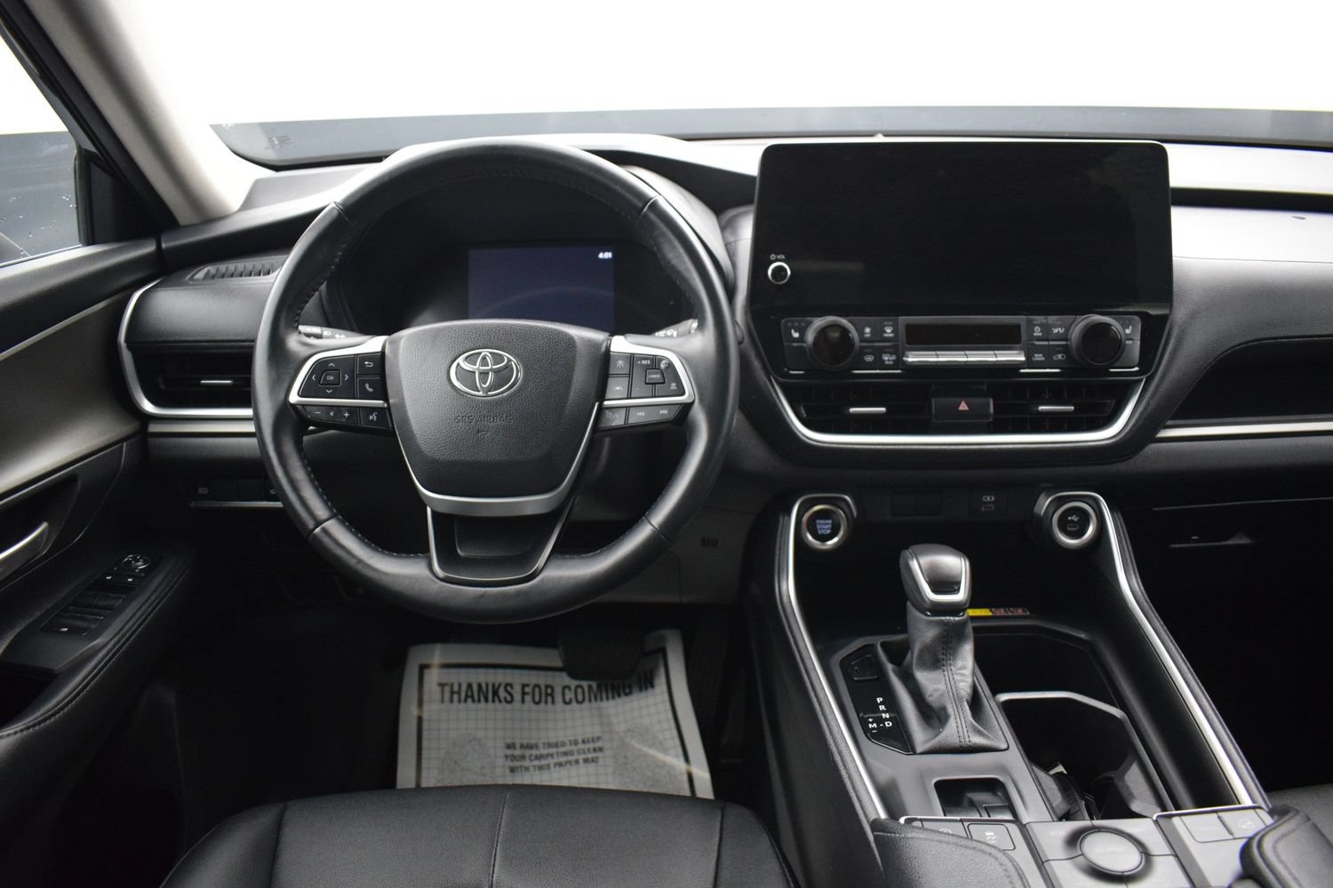 Used 2025 Toyota Grand Highlander AWD image 17