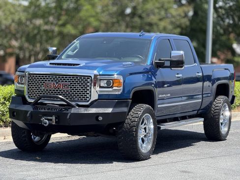 Used 2017 GMC Sierra 2500 Denali w/ Duramax Plus Package AWD/4WD image 2