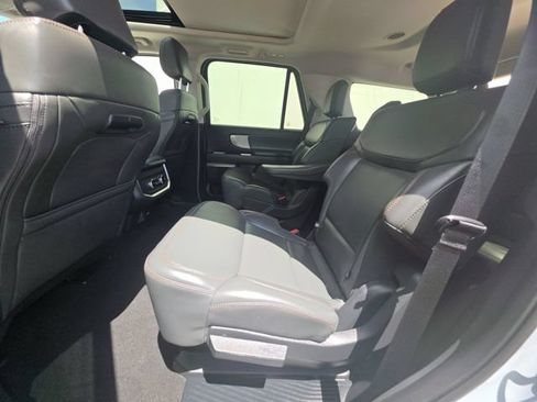 Used 2025 Ford Expedition Active RWD image 13