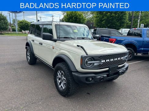 Certified 2025 Ford Bronco Badlands AWD/4WD image 3