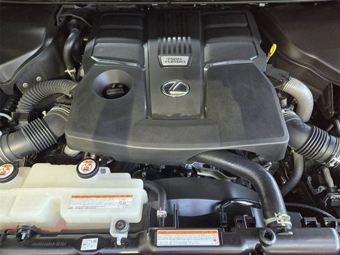 Certified 2024 Lexus GX 550 w/ Accessory Package (Z1) image 31