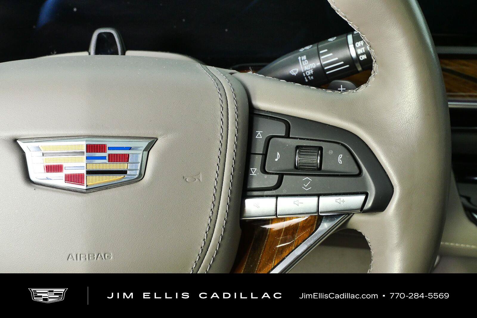 Used 2023 Cadillac Escalade ESV Sport Platinum w/ LPO, ONYX Package AWD/4WD image 10