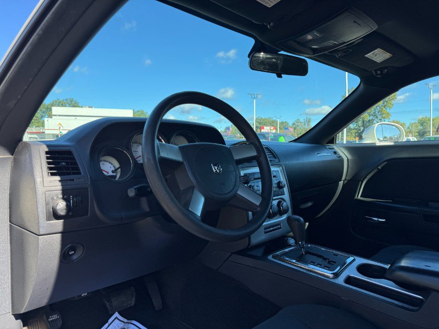 Used 2010 Dodge Challenger SE RWD image 14