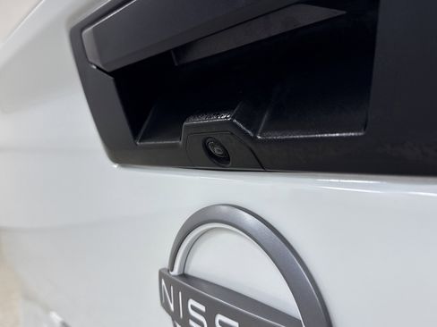 Used 2024 Nissan Frontier SV w/ SV Convenience Package image 22