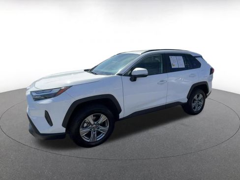 Used 2025 Toyota RAV4 XLE w/ Weather Package image 8