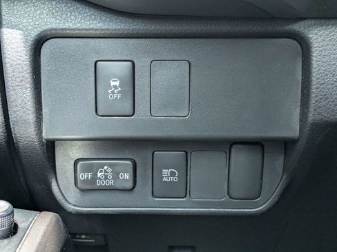 Used 2023 Toyota Tacoma SR5 AWD/4WD image 30