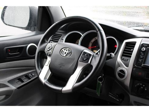 Used 2014 Toyota Tacoma 4x4 Double Cab image 15