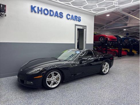 Used 2008 Chevrolet Corvette Coupe w/ Preferred Equipment Group RWD image 2