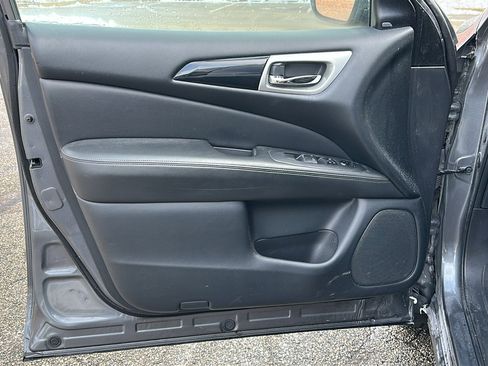 Certified 2020 Nissan Pathfinder SV image 14