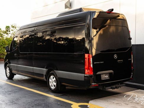 Used 2025 Mercedes-Benz Sprinter 2500 image 10