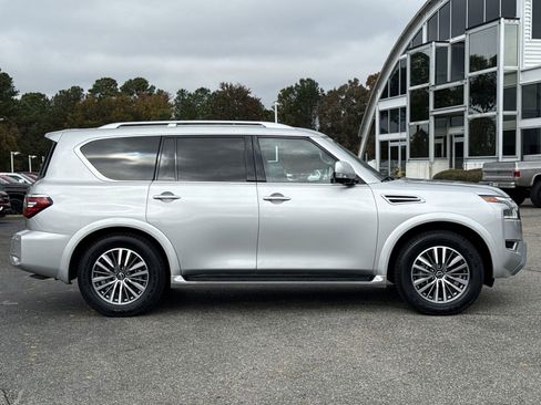 Used 2024 Nissan Armada SL w/ Captain's Chairs Package image 11