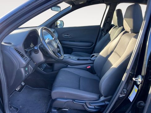 Used 2019 Honda HR-V Sport image 9