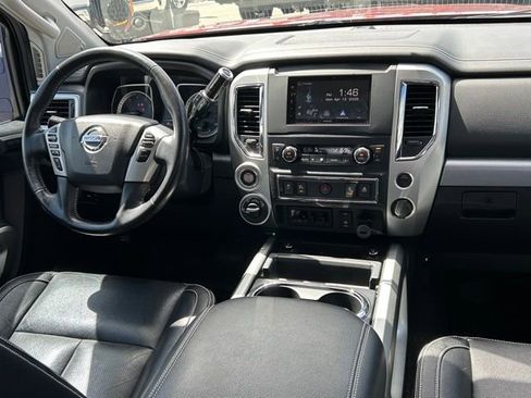 Used 2018 Nissan Titan PRO-4X w/ Pro-4x Convenience Package image 17