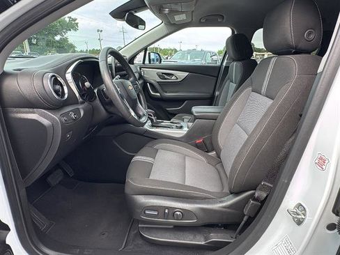 Used 2025 Chevrolet Blazer LT FWD image 13
