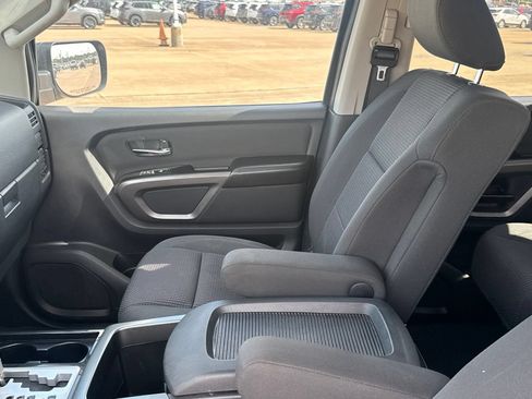 Used 2015 Nissan Titan SV w/ SV Value Truck Package RWD image 43
