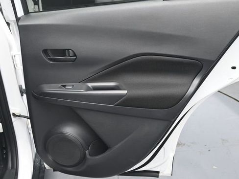 Used 2022 Nissan Kicks S image 29