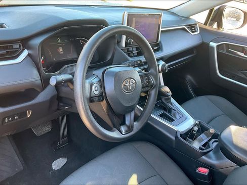 Used 2024 Toyota RAV4 XLE image 18