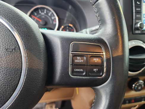 Used 2012 Jeep Wrangler Unlimited Sahara w/ Dual Top Group image 30