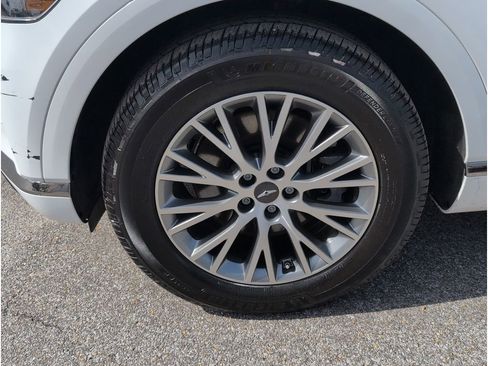 Used 2024 Genesis GV80 2.5T image 9