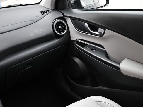 Used 2023 Hyundai Kona Limited image 29